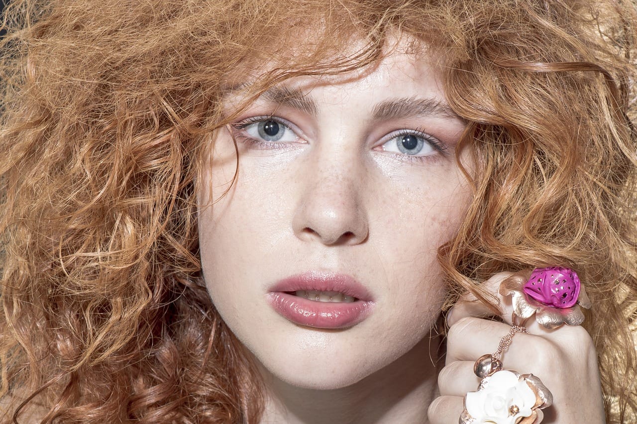How to Tame Your Frizzy Hair
